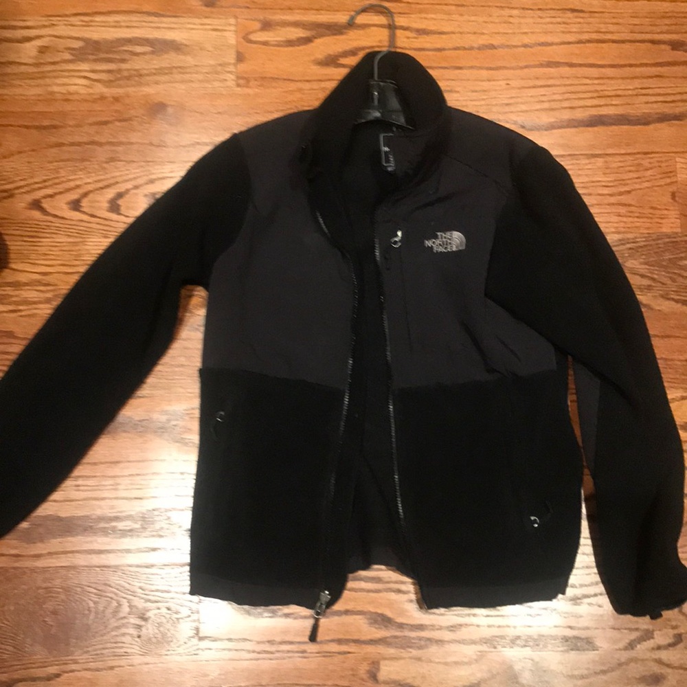 The North Face Women’s Fleece Jacket Zip Up
